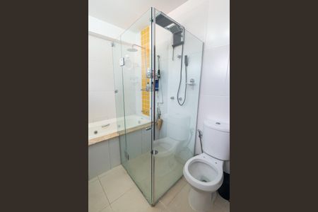 Casa à venda com 265m², 5 quartos e 2 vagas Casa à venda com 265m², 5 quartos e 2 vagasBanheiro da Suíte 1