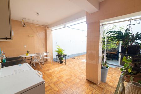 Casa à venda com 265m², 5 quartos e 2 vagas Casa à venda com 265m², 5 quartos e 2 vagasÁrea de Serviço