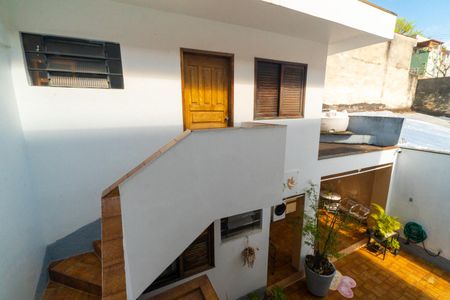 Casa à venda com 265m², 5 quartos e 2 vagas Casa à venda com 265m², 5 quartos e 2 vagasVista do Quarto 2