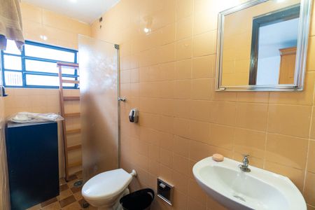 Casa à venda com 265m², 5 quartos e 2 vagas Casa à venda com 265m², 5 quartos e 2 vagasEscritório - Banheiro