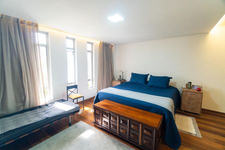 Casa à venda com 265m², 5 quartos e 2 vagas Casa à venda com 265m², 5 quartos e 2 vagasSuíte 1