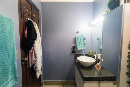 Casa à venda com 265m², 5 quartos e 2 vagas Casa à venda com 265m², 5 quartos e 2 vagasBanheiro da Suíte 2