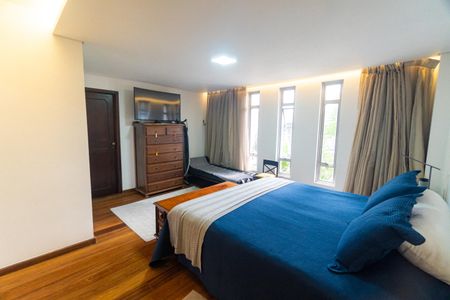 Casa à venda com 265m², 5 quartos e 2 vagas Casa à venda com 265m², 5 quartos e 2 vagasSuíte 1