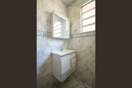 Casa para alugar com 60m², 2 quartos e 1 vaga Casa para alugar com 60m², 2 quartos e 1 vagaBanheiro