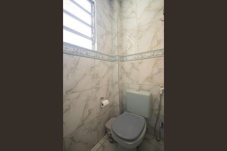 Casa para alugar com 60m², 2 quartos e 1 vaga Casa para alugar com 60m², 2 quartos e 1 vagaBanheiro