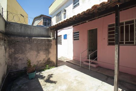 Casa para alugar com 60m², 2 quartos e 1 vaga Casa para alugar com 60m², 2 quartos e 1 vagaQuintal