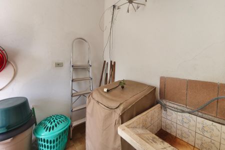 Casa à venda com 330m², 2 quartos e NaN vagas Casa à venda com 330m², 2 quartos e NaN vagasÁrea de Serviço