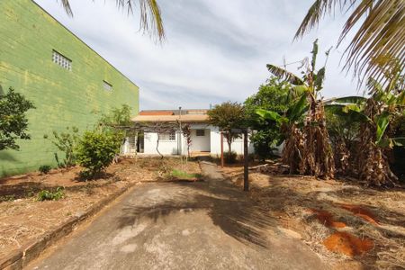 Casa à venda com 330m², 2 quartos e NaN vagas Casa à venda com 330m², 2 quartos e NaN vagasQuintal - Jardim