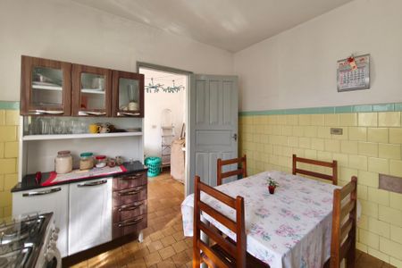 Casa à venda com 330m², 2 quartos e NaN vagas Casa à venda com 330m², 2 quartos e NaN vagasCozinha