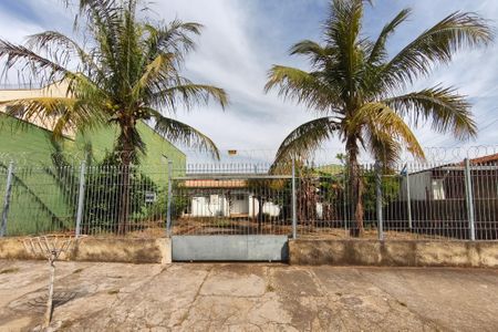 Casa à venda com 330m², 2 quartos e NaN vagas Casa à venda com 330m², 2 quartos e NaN vagasFachada