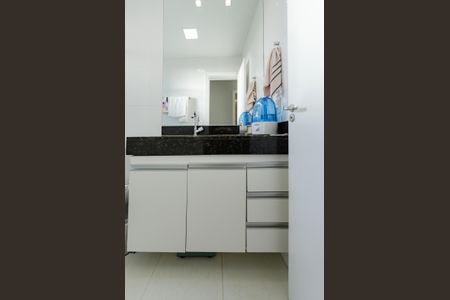 Apartamento à venda com 150m², 3 quartos e 3 vagasBanheiro social