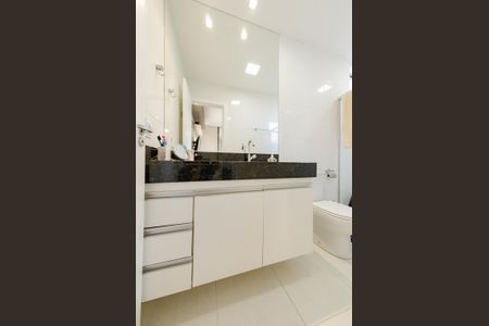 Apartamento à venda com 150m², 3 quartos e 3 vagasBanheiro suíte