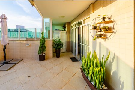 Apartamento à venda com 150m², 3 quartos e 3 vagasCobertura