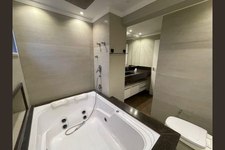 Apartamento à venda com 140m², 3 quartos e 2 vagas Apartamento à venda com 140m², 3 quartos e 2 vagasBanheiro