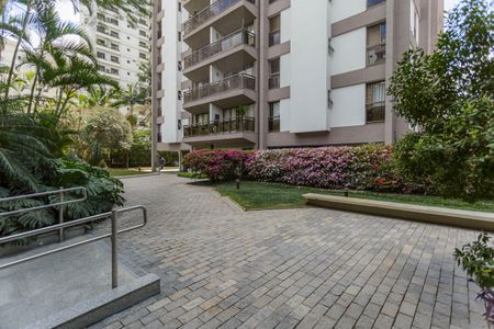 Apartamento para alugar com 213m², 3 quartos e 2 vagasFachada