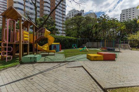 Apartamento para alugar com 213m², 3 quartos e 2 vagasÁrea comum - Playground