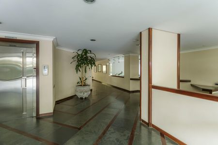 Apartamento para alugar com 213m², 3 quartos e 2 vagasHall social