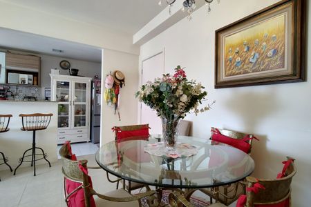 Apartamento à venda com 110m², 3 quartos e 2 vagas Apartamento à venda com 110m², 3 quartos e 2 vagasSala