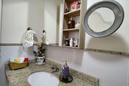 Apartamento à venda com 110m², 3 quartos e 2 vagas Apartamento à venda com 110m², 3 quartos e 2 vagasBanheiro Social