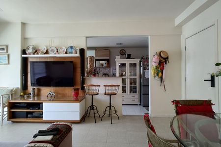 Apartamento à venda com 110m², 3 quartos e 2 vagas Apartamento à venda com 110m², 3 quartos e 2 vagasSala