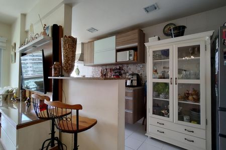 Apartamento à venda com 110m², 3 quartos e 2 vagas Apartamento à venda com 110m², 3 quartos e 2 vagasCozinha