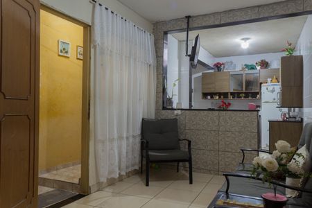 Casa à venda com 150m², 3 quartos e 2 vagasSala