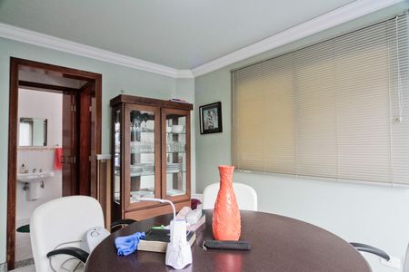 Casa à venda com 610m², 5 quartos e 10 vagasCopa