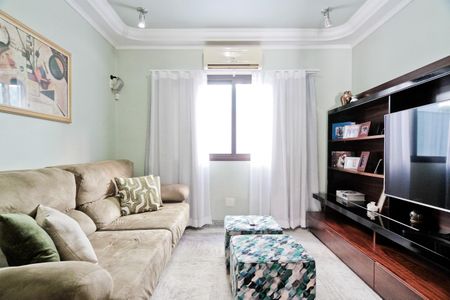 Casa à venda com 610m², 5 quartos e 10 vagasSala de TV