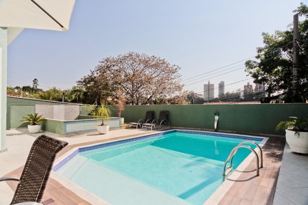 Casa à venda com 610m², 5 quartos e 10 vagasÁrea externa