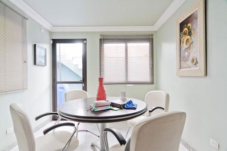 Casa à venda com 610m², 5 quartos e 10 vagasCopa