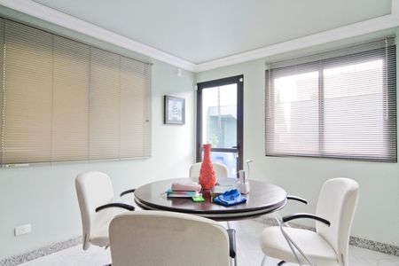 Casa à venda com 610m², 5 quartos e 10 vagasCopa