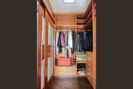 Casa à venda com 610m², 5 quartos e 10 vagasSuíte 1