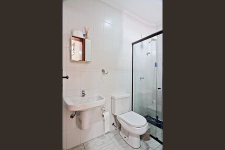 Casa à venda com 610m², 5 quartos e 10 vagasÁrea externa - banheiro