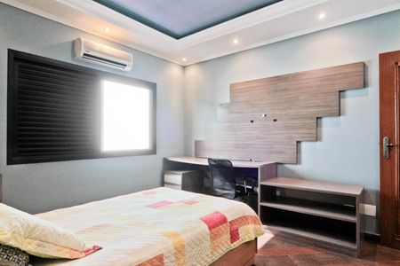 Casa à venda com 610m², 5 quartos e 10 vagasSuíte 4