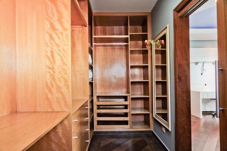 Casa à venda com 610m², 5 quartos e 10 vagasSuíte 3