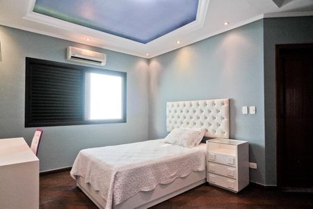 Casa à venda com 610m², 5 quartos e 10 vagasSuíte 3