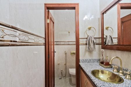 Casa à venda com 610m², 5 quartos e 10 vagasLavabo