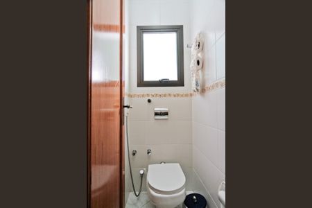 Casa à venda com 610m², 5 quartos e 10 vagasBanheiro de Serviço 2