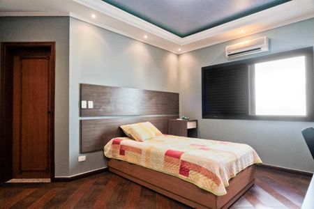 Casa à venda com 610m², 5 quartos e 10 vagasSuíte 4