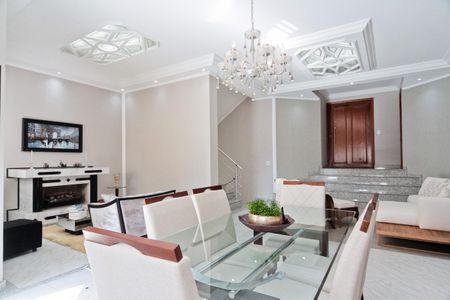 Casa à venda com 610m², 5 quartos e 10 vagasSala