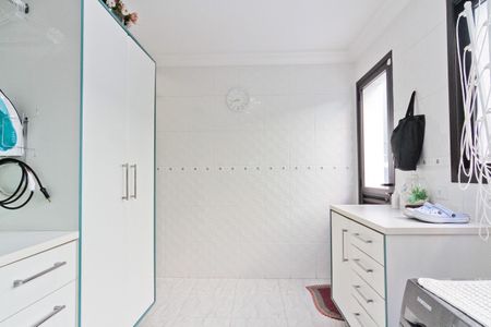 Casa à venda com 610m², 5 quartos e 10 vagasÁrea de Serviço