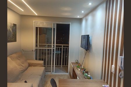 Sala de kitnet/studio para alugar com 1 quarto, 27m² em Parque Industrial Tomas Edson, São Paulo