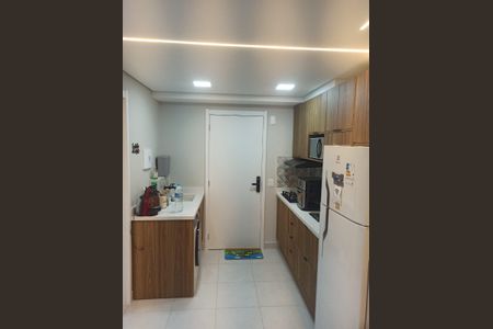 Cozinha de kitnet/studio para alugar com 1 quarto, 27m² em Parque Industrial Tomas Edson, São Paulo