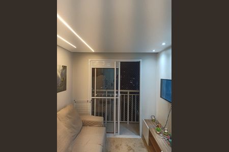 Sala de kitnet/studio para alugar com 1 quarto, 27m² em Parque Industrial Tomas Edson, São Paulo