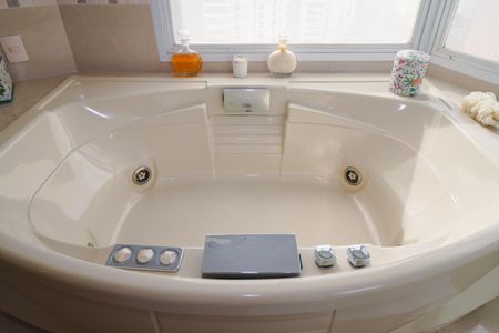 Apartamento para alugar com 364m², 4 quartos e 4 vagasBanheiro da Suíte 1