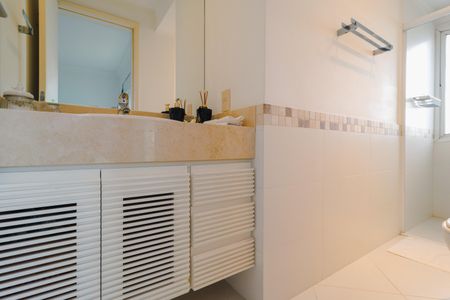 Apartamento para alugar com 364m², 4 quartos e 4 vagasBanheiro da Suíte 2