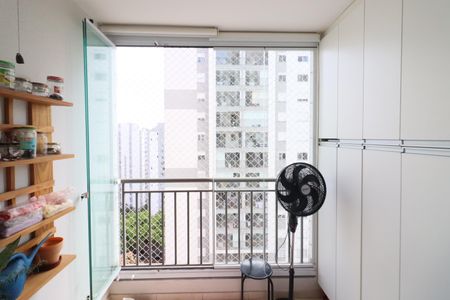 Sala de apartamento à venda com 3 quartos, 70m² em Continental, Osasco