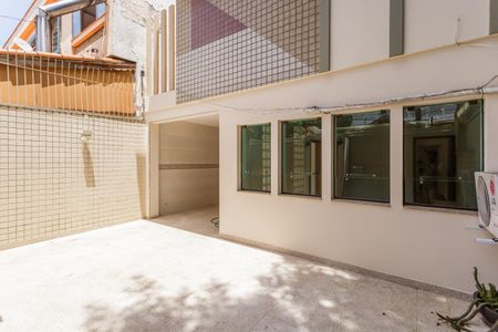 Casa à venda com 144m², 3 quartos e 3 vagasGaragem
