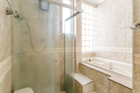 Casa à venda com 144m², 3 quartos e 3 vagasBanheiro da Suíte