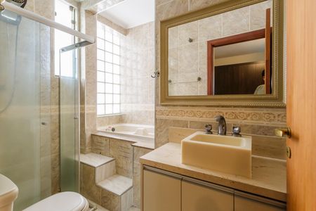 Casa à venda com 144m², 3 quartos e 3 vagasBanheiro da Suíte